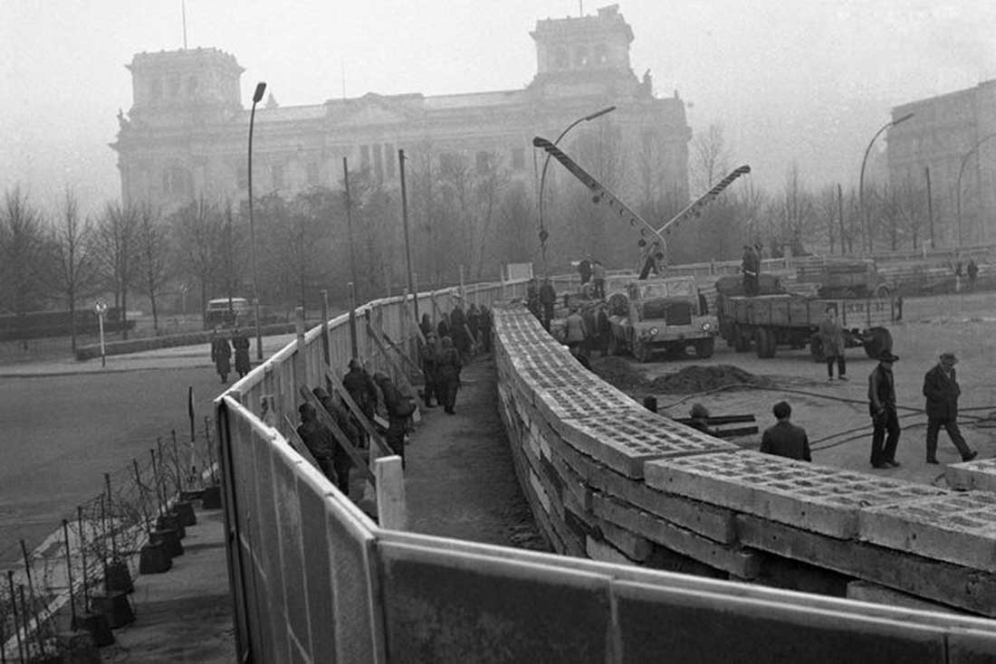 Berlinski zid, počeo je da se gradi 1963 godine