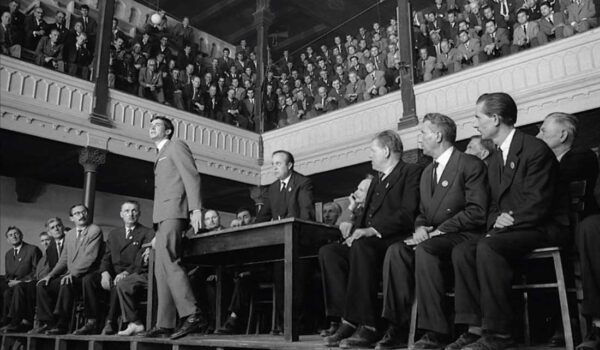 10 ključnih momenata iz knjige “Proces” – Franc Kafka